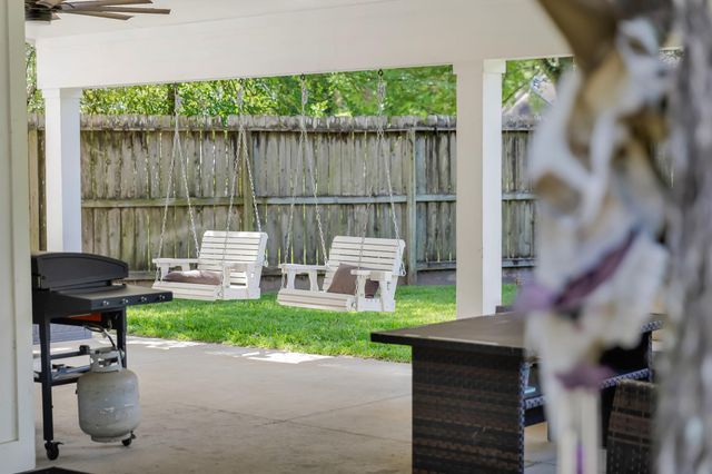 819 Sentinel Oaks, Pinehurst, TX 77362