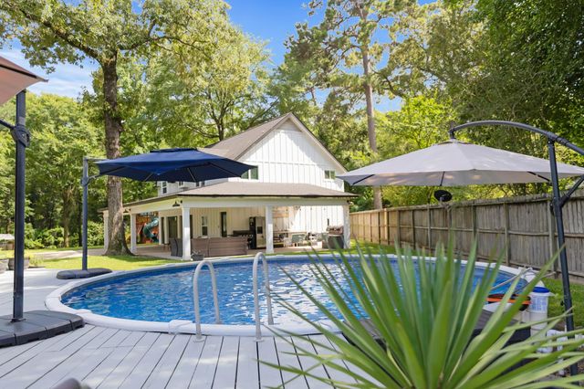 819 Sentinel Oaks, Pinehurst, TX 77362