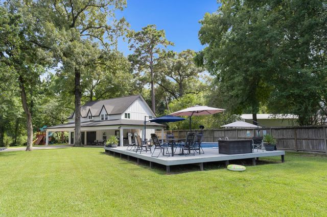 819 Sentinel Oaks, Pinehurst, TX 77362
