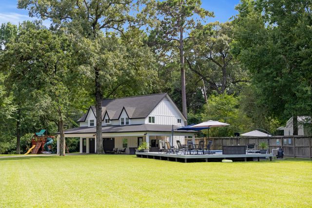819 Sentinel Oaks, Pinehurst, TX 77362