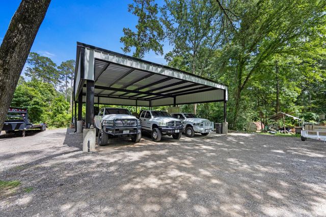 819 Sentinel Oaks, Pinehurst, TX 77362