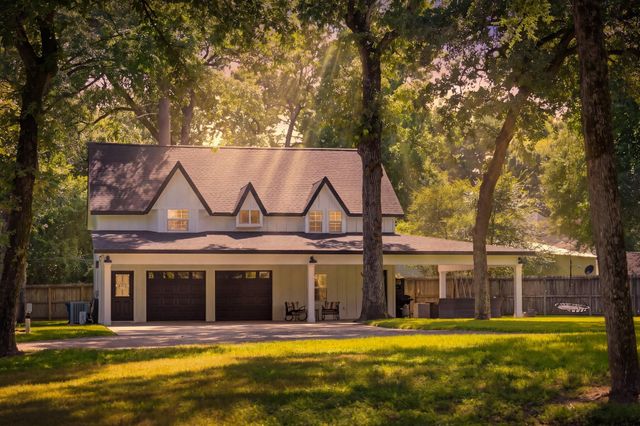 819 Sentinel Oaks, Pinehurst, TX 77362