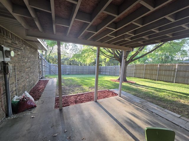 521 Newcastle Drive, Desoto, TX 75115