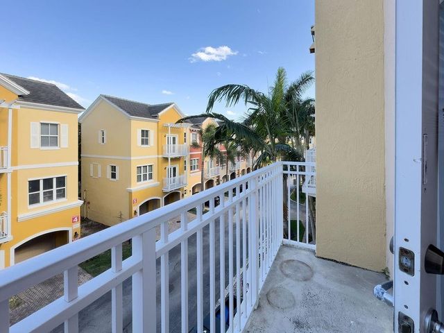 2322 Vintage Drive, Lighthouse Point, FL 33064