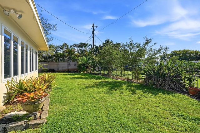 962 CORVETTE DRIVE, Largo, FL 33771