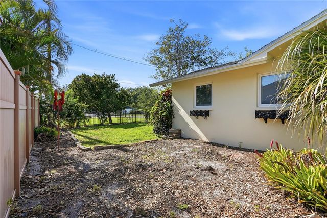 962 CORVETTE DRIVE, Largo, FL 33771