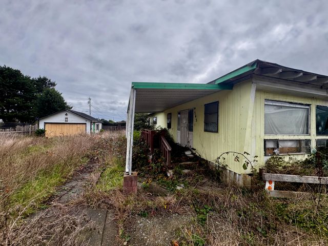 743 Montana Road, Mckinleyville, CA 95519