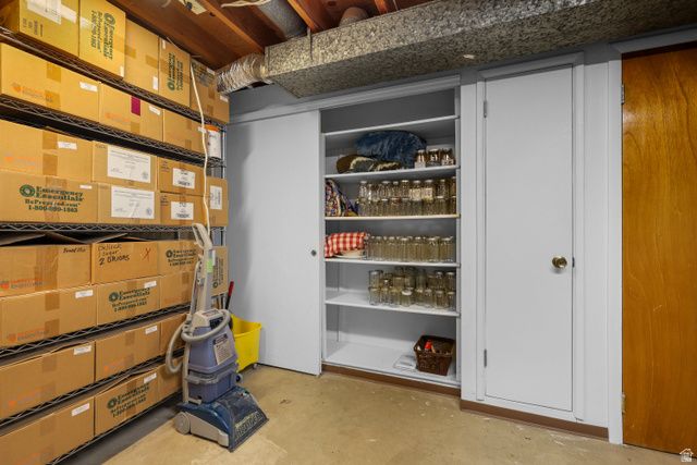 5030 S 300 W, Washington Terrace, UT 84405
