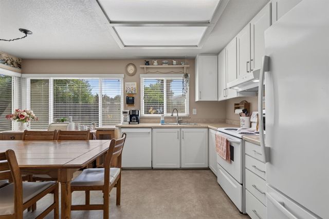 6528 Mossview Way, Citrus Heights, CA 95621