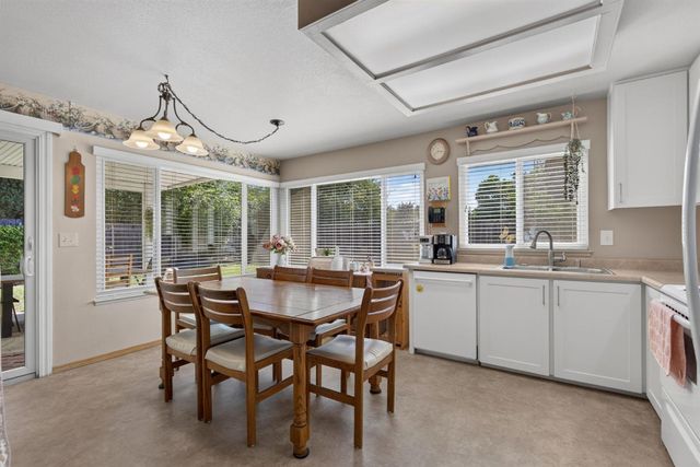 6528 Mossview Way, Citrus Heights, CA 95621