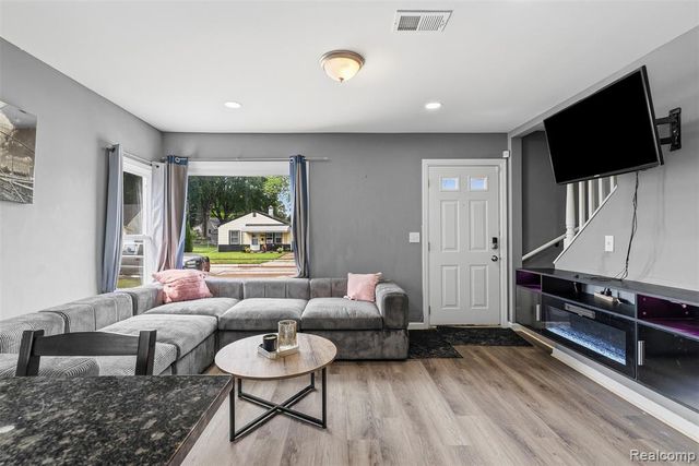 12848 Vernon Avenue, Warren, MI 48089