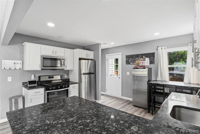12848 Vernon Avenue, Warren, MI 48089