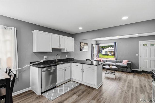 12848 Vernon Avenue, Warren, MI 48089