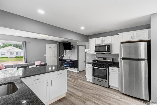 12848 Vernon Avenue, Warren, MI 48089