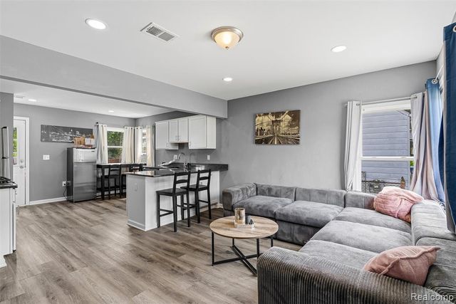 12848 Vernon Avenue, Warren, MI 48089