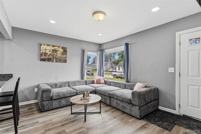 12848 Vernon Avenue, Warren, MI 48089
