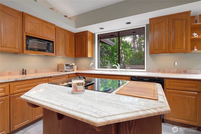 2925 87th Ave Ct E, Edgewood, WA 98371