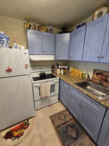 12 Prescott 12, Deerfield Beach, FL 33442