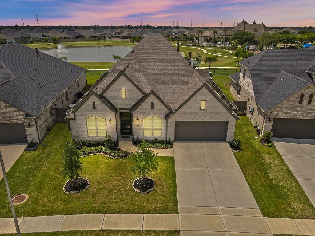 19019 Dappled Mare Circle, Tomball, TX 77377