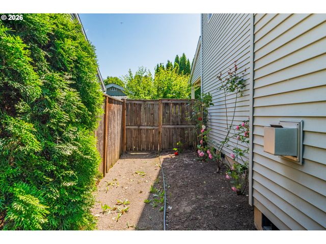 2365 N GRAY St, Cornelius, OR 97113