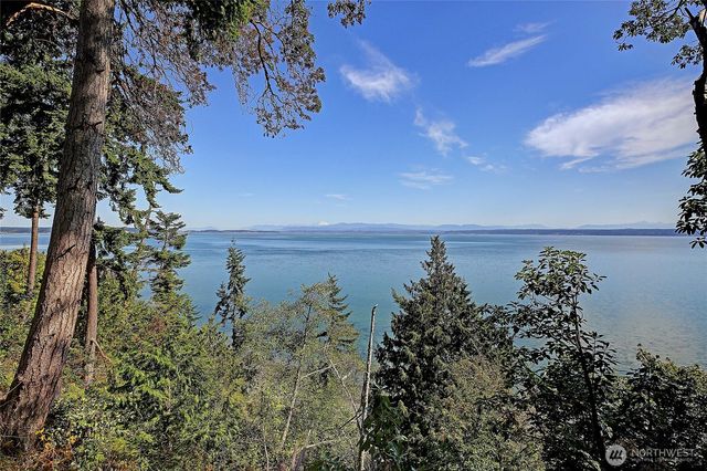 1681 S East Camano Drive, Camano Island, WA 98282