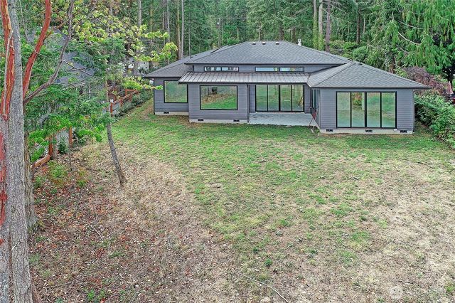 1681 S East Camano Drive, Camano Island, WA 98282
