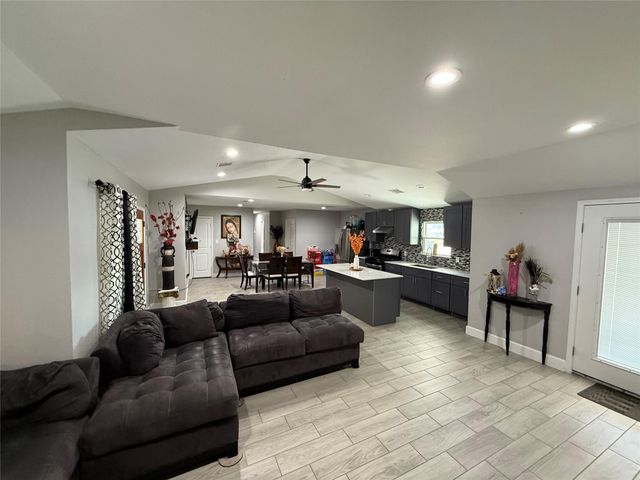 7610 Almeda Genoa Road, Houston, TX 77075