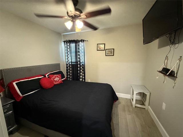 7610 Almeda Genoa Road, Houston, TX 77075