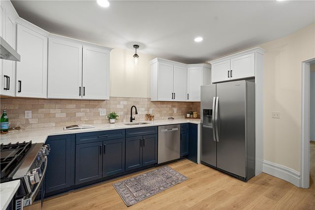 11 Dinsmore Ave, Crafton, PA 15205