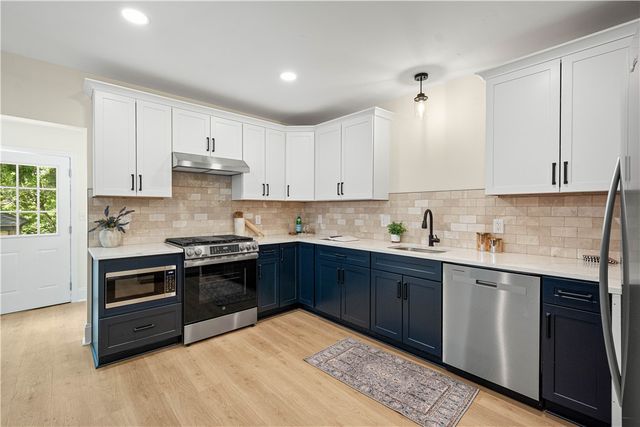 11 Dinsmore Ave, Crafton, PA 15205