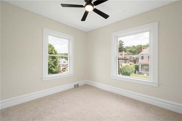 11 Dinsmore Ave, Crafton, PA 15205