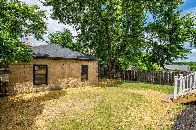 11 Dinsmore Ave, Crafton, PA 15205