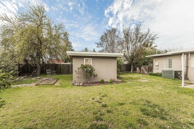 795 W Palm Avenue, Reedley, CA 93654