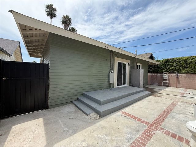 1481 W 49th, Los Angeles, CA 90062