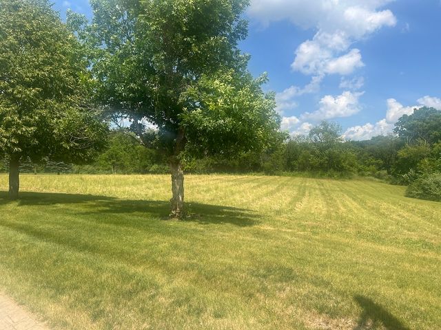 18N647 Ridgefield Boulevard, Huntley, IL 60142