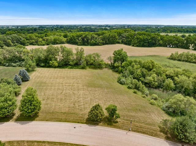 18N647 Ridgefield Boulevard, Huntley, IL 60142
