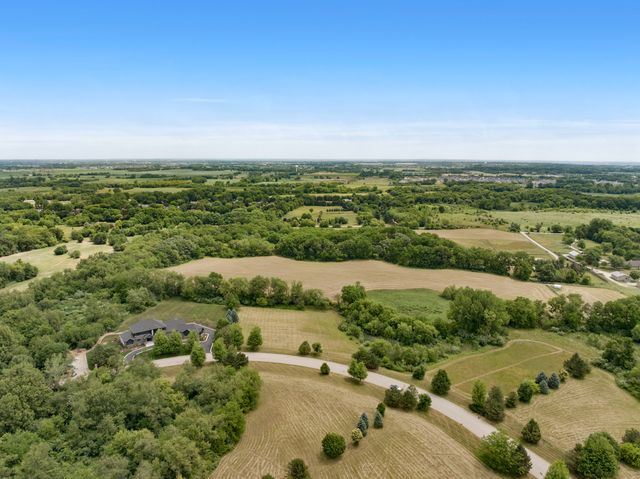 18N647 Ridgefield Boulevard, Huntley, IL 60142