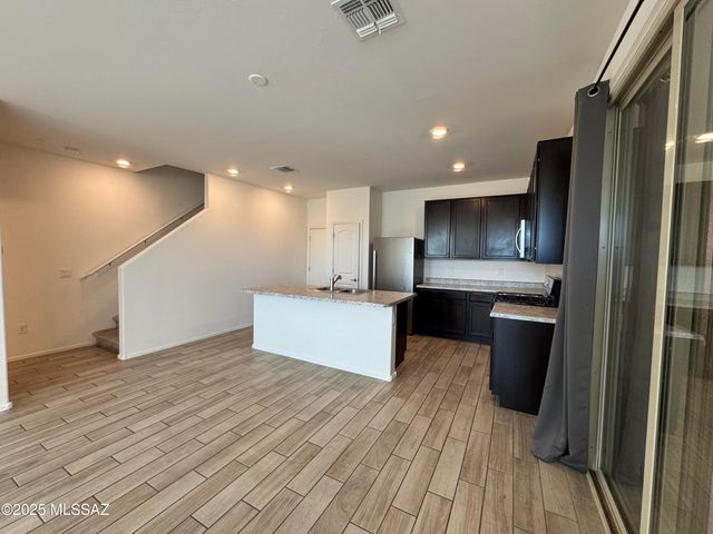 1122 E Cairn Street, Tucson, AZ 85719