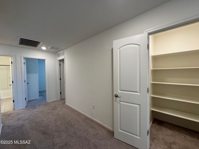 1122 E Cairn Street, Tucson, AZ 85719