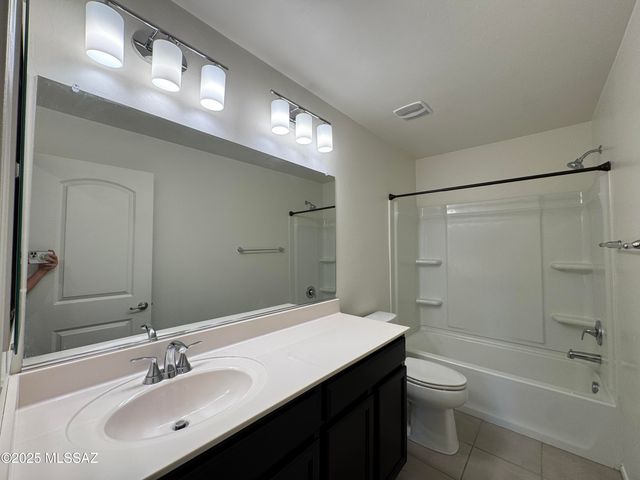 1122 E Cairn Street, Tucson, AZ 85719