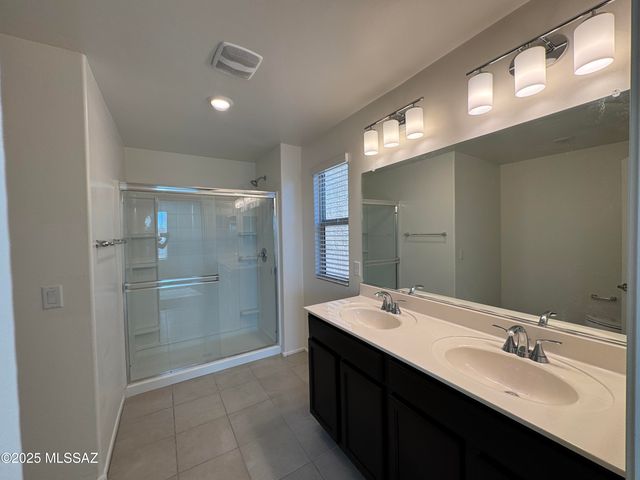 1122 E Cairn Street, Tucson, AZ 85719