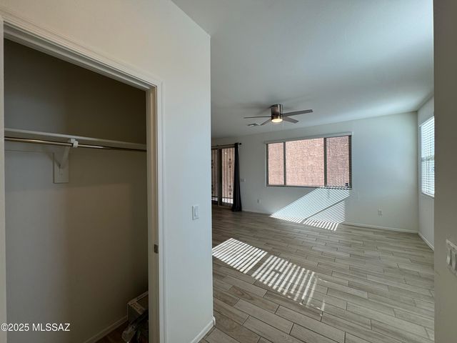 1122 E Cairn Street, Tucson, AZ 85719