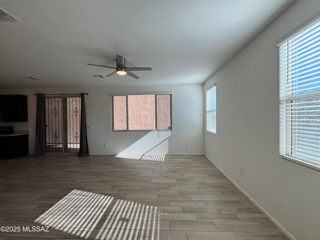 1122 E Cairn Street, Tucson, AZ 85719