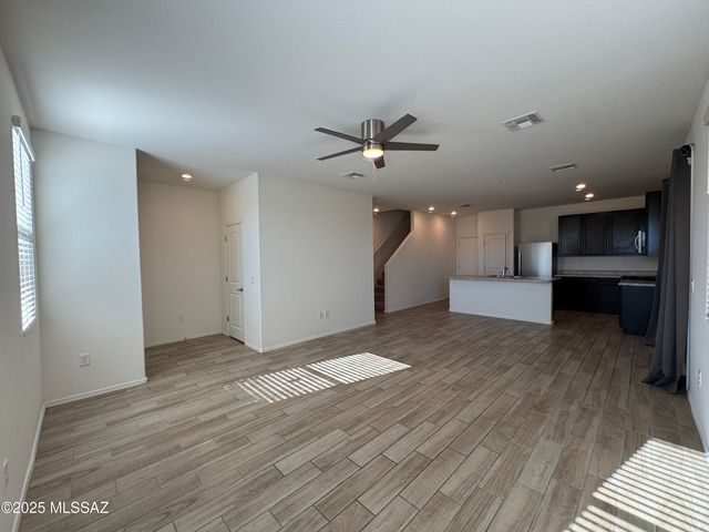 1122 E Cairn Street, Tucson, AZ 85719