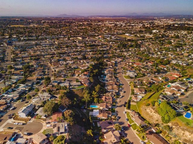 3876 Mount Albertine Avenue, San Diego, CA 92111