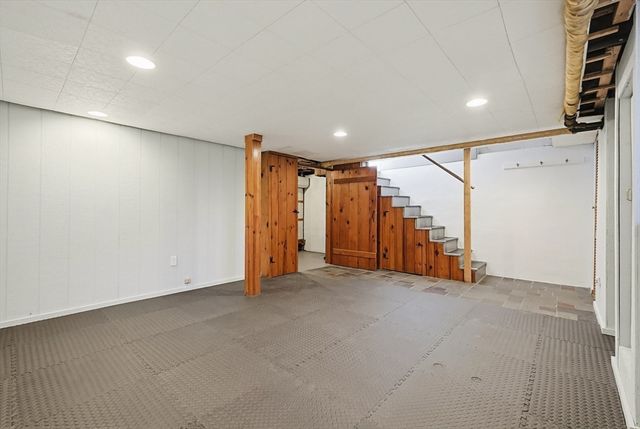 103 Field Rd, Longmeadow, MA 01106