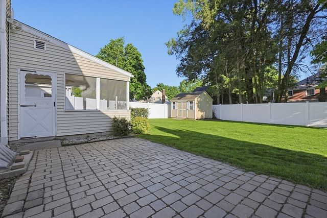 103 Field Rd, Longmeadow, MA 01106