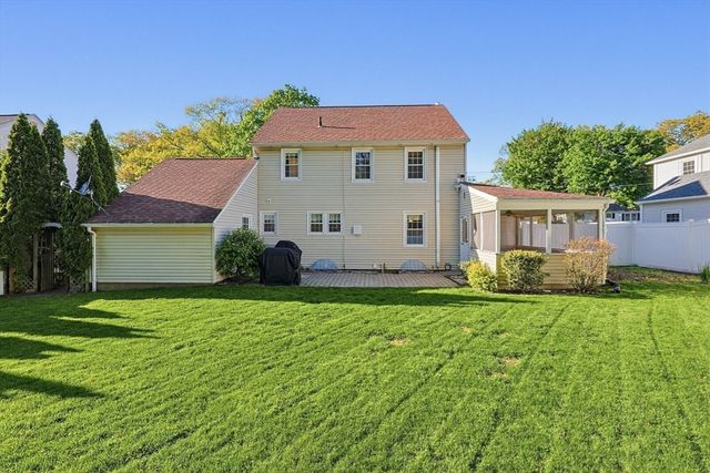 103 Field Rd, Longmeadow, MA 01106