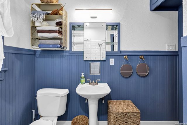 122 Hoover, San Antonio, TX 78225