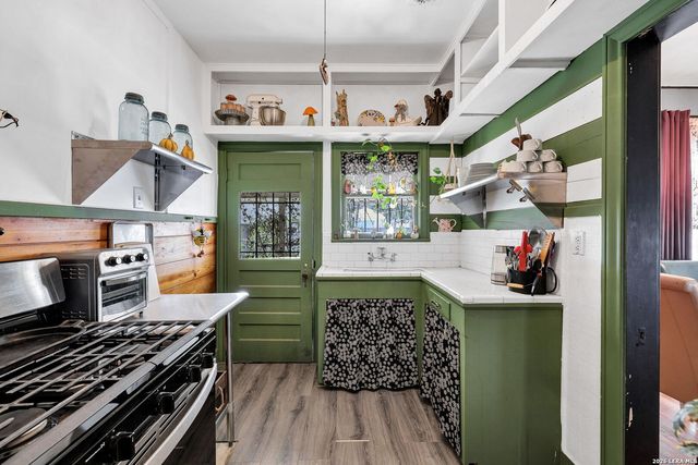 122 Hoover, San Antonio, TX 78225